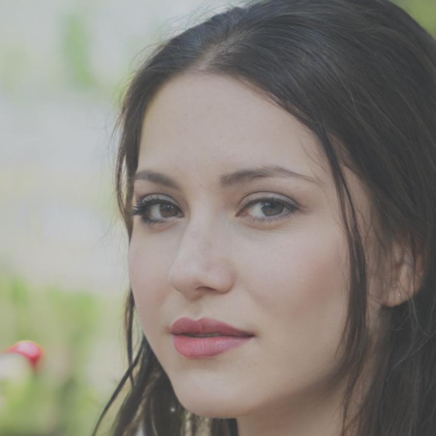 Freya Lundqvist, Founder and Financial Educator at vexalorindo